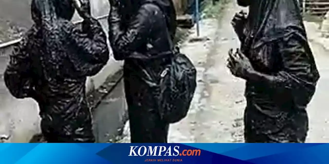 Viral Video 4 Siswi SD Berboncengan Satu Motor Tercebur Got, Hitam Pekat Seperti Venom