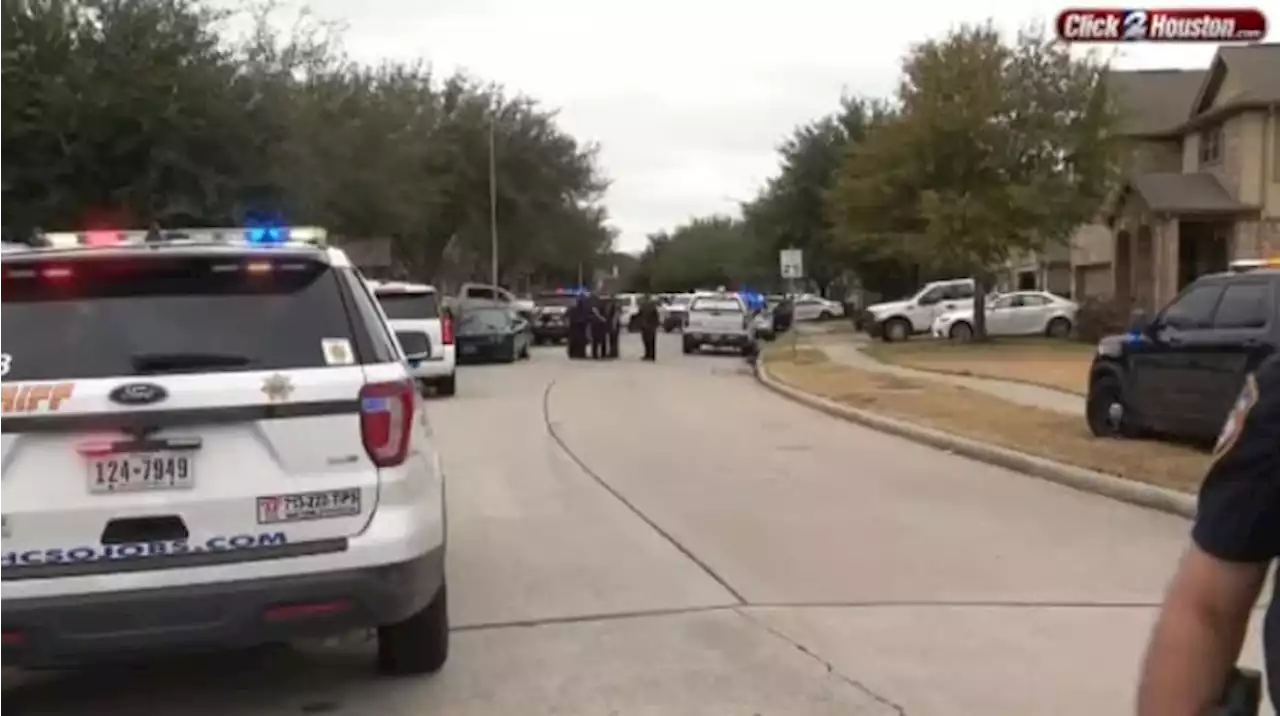 2 dead, 2 hurt in quadruple shooting in NE Harris County neighborhood, deputies say