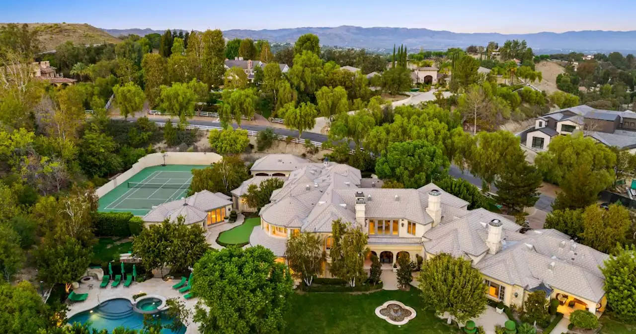 Vin Scully’s Hidden Hills mansion sells for $14 million