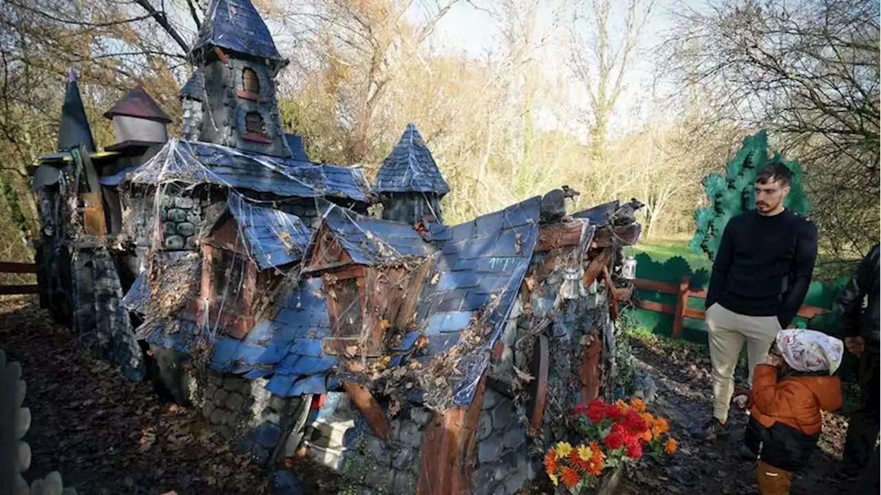 À Toulouse, ce château de mousse bâti par un SDF crée la polémique