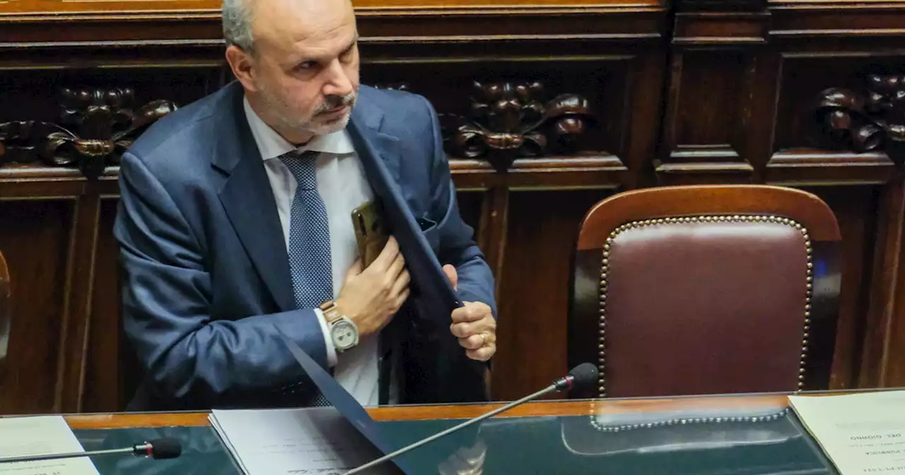 Covid, la circolare del ministro Schillaci sullo 'scenario peggiore'