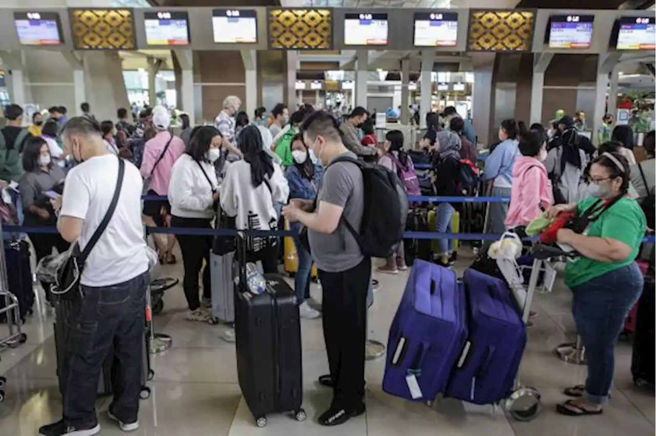 H-2 Jelang Libur Tahun Baru, Arus Penumpang di Bandara Soetta Terpantau Ramai