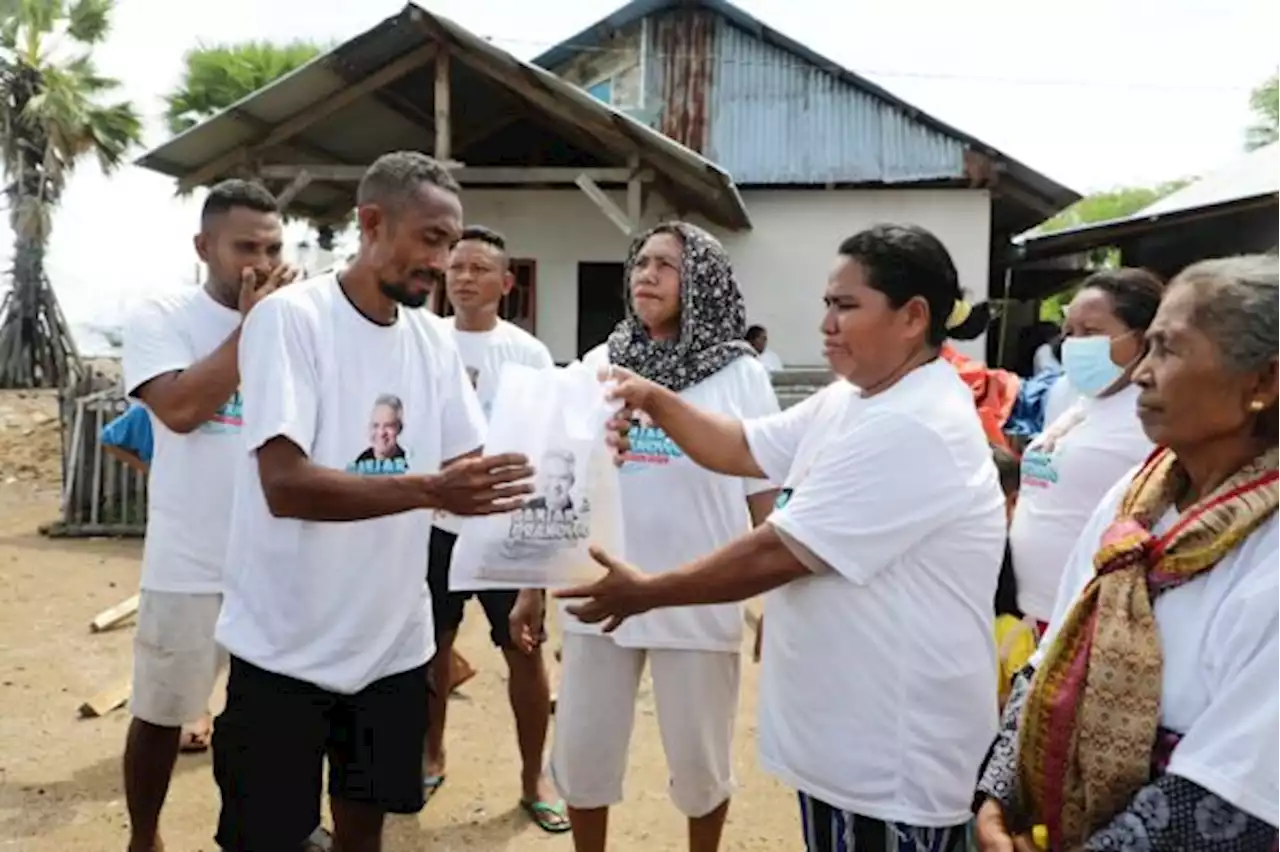 Komunitas Nelayan Pesisir NTT Gelar Aksi Long March Bersih-Bersih Pantai di Ngada