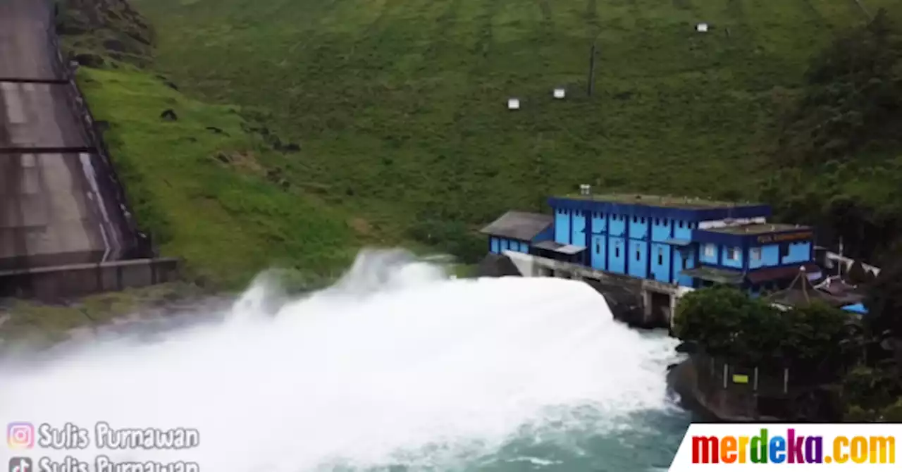 Foto : Sungai di Kebumen ini Mirip Banget Sungai Aare di Swiss, ini Potretnya Indah Banget | merdeka.com