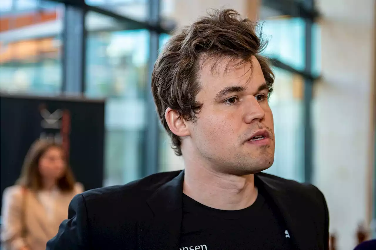 Carlsen med toppstart i sjakk-VM: – Det er helt sykt