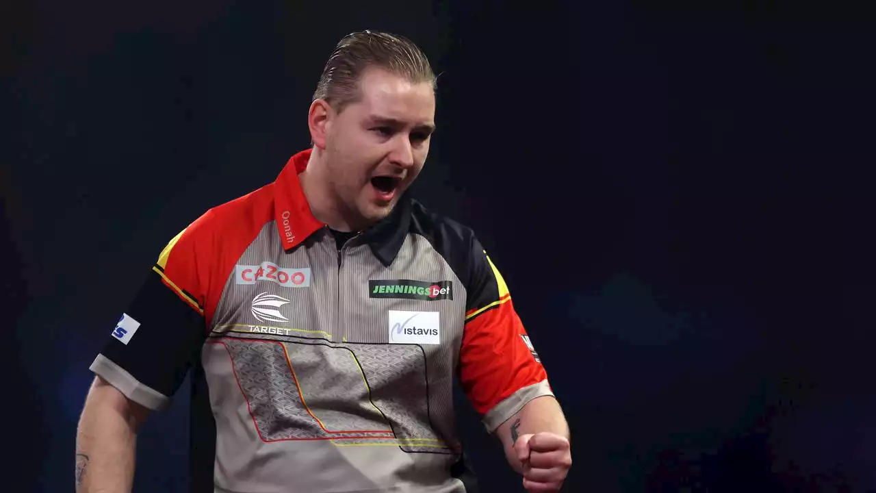 Van den Bergh veel te sterk voor Huybrechts in Belgisch onderonsje op WK darts