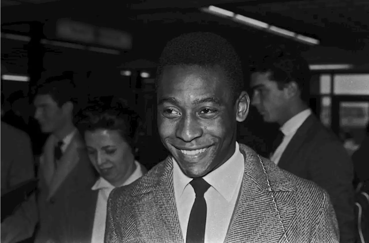 In beeld: Pelé speelde één keer in Amsterdam