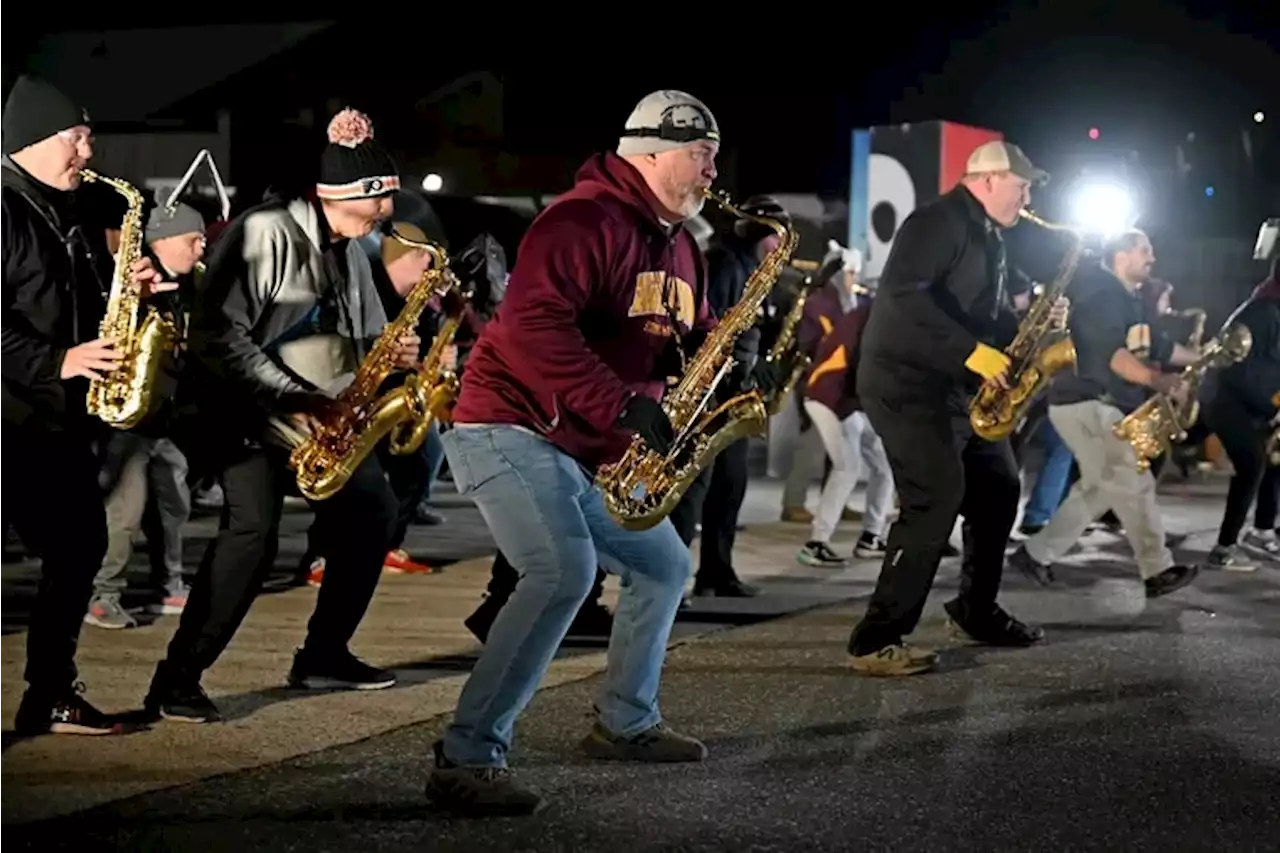 Mummers prepare for strutting in 2023