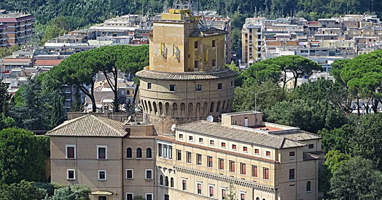 Ratzinger resta 'stabile', continua a concelebrare la messa assistito al Mater Ecclesiae