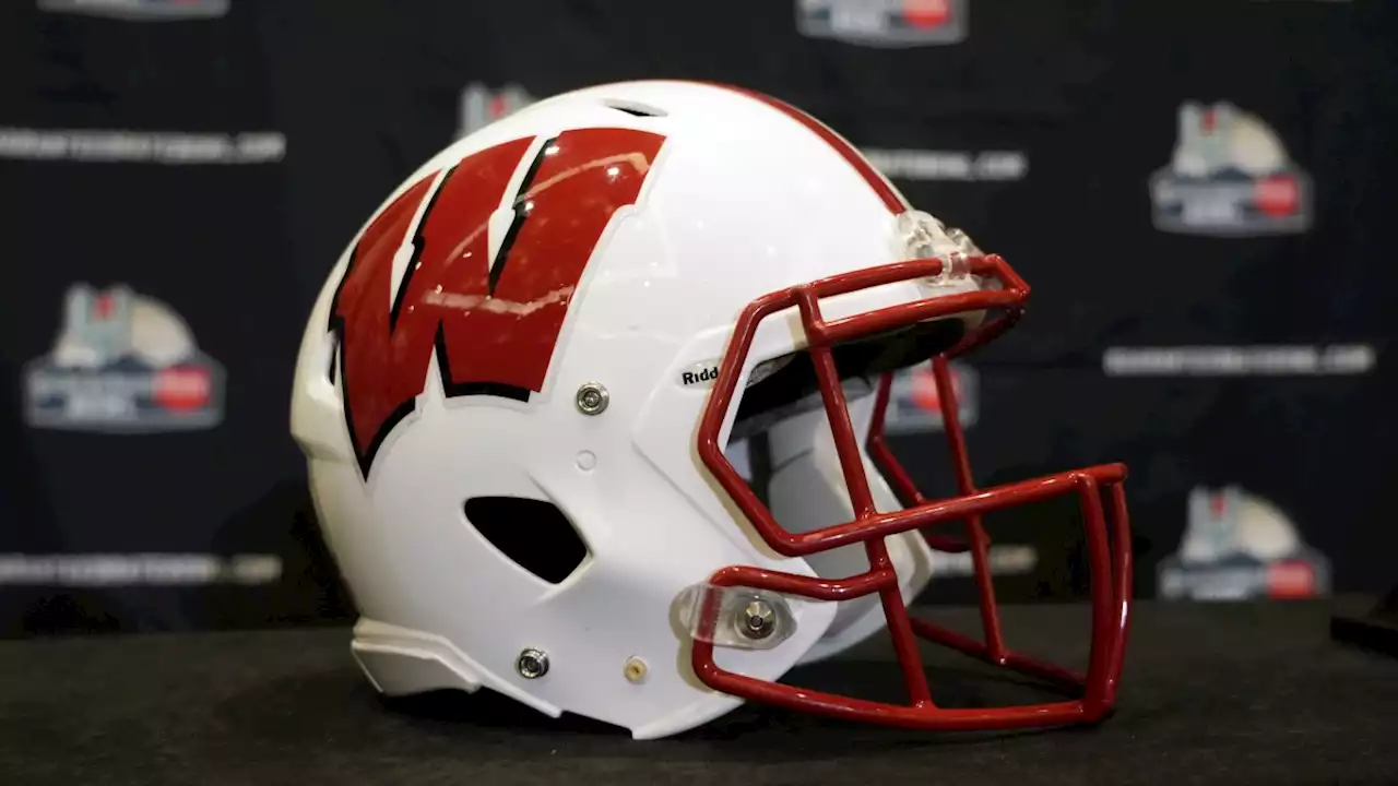 Report: Wisconsin Expected to Land SMU Transfer QB Tanner Mordecai