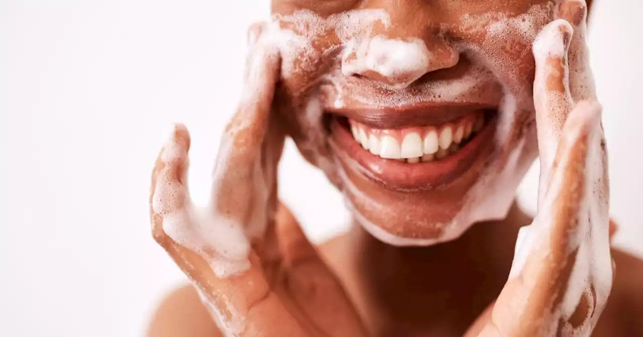 5 skin care habits dermatologists want you to leave behind in 2022