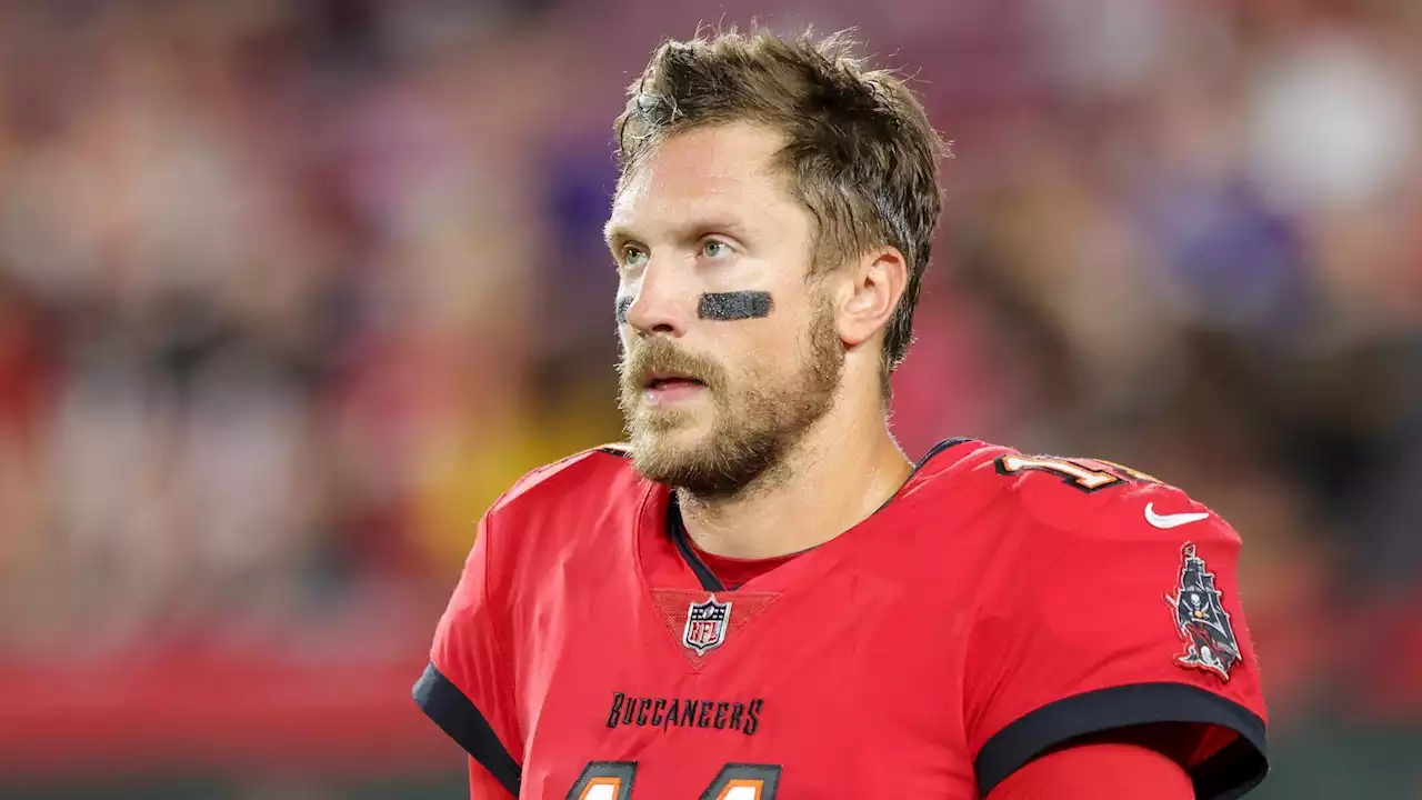 Bucs backup QB Blaine Gabbert uses jet ski to help rescue family from sinking helicopter