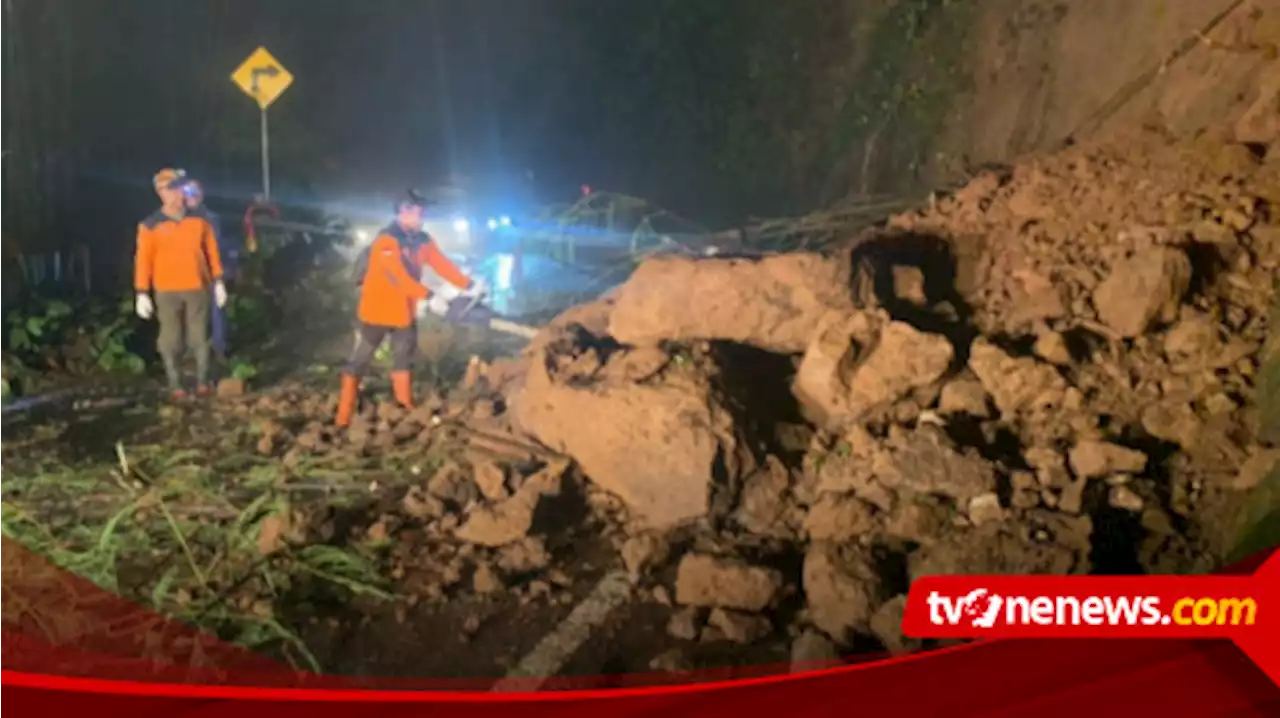 Longsor, Jalur Provinsi Kota Batu Menuju Kediri Terhalang Lumpur dan Batu