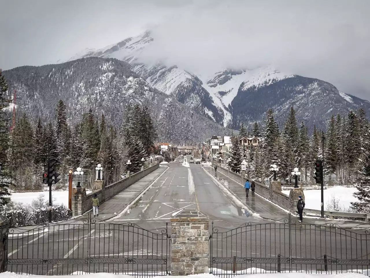 Avalanche Canada extends warning into Banff, Yoho, Kootenay and Jasper national parks