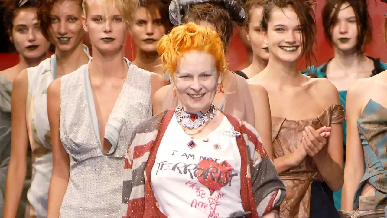 Vivienne Westwood s’est éteinte à 81 ans, retour sur la carrière de “l'impératrice punk”