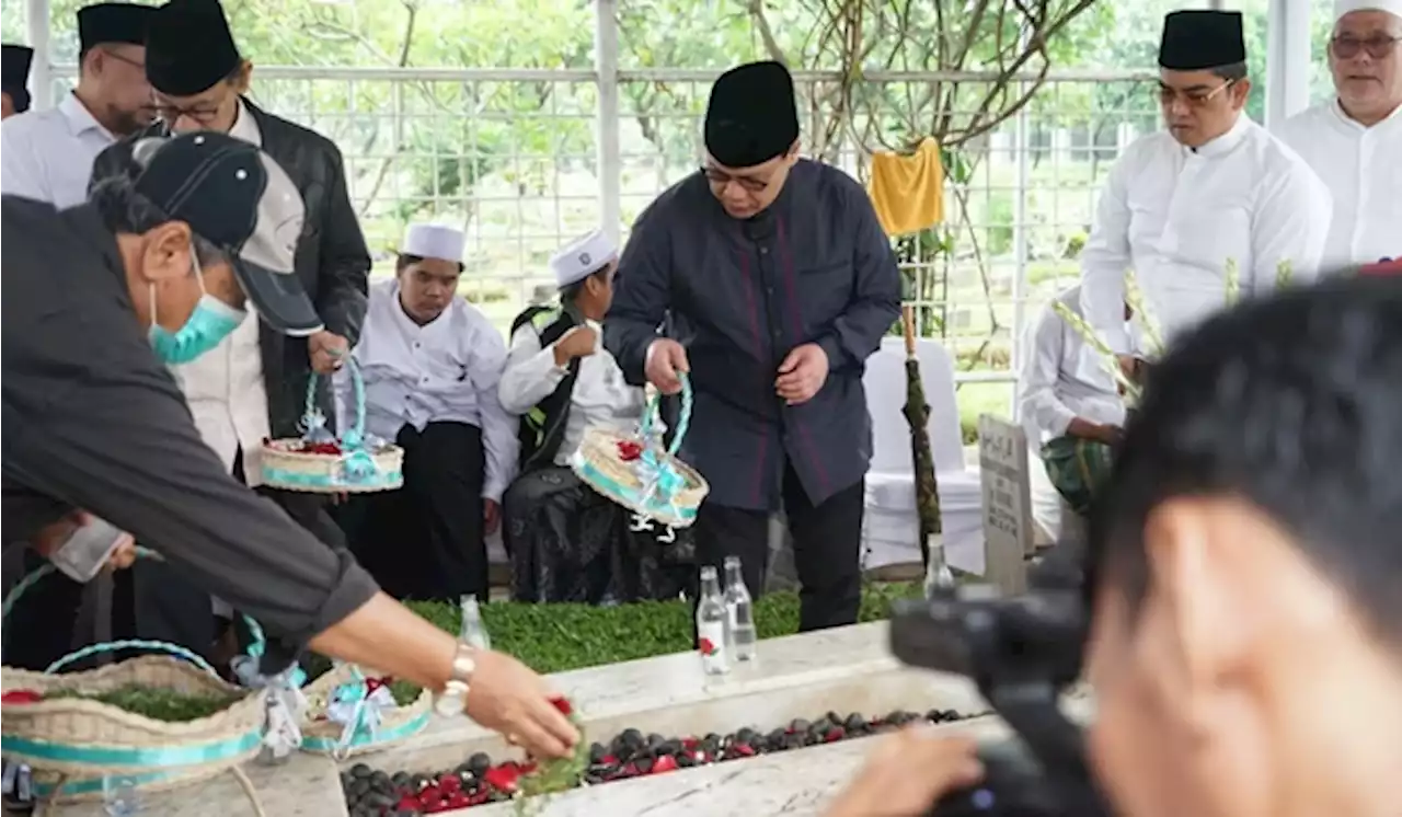 PDIP Gelar Ziarah ke Makam Fatmawati dan Peringati Harlah Taufiq Kiemas