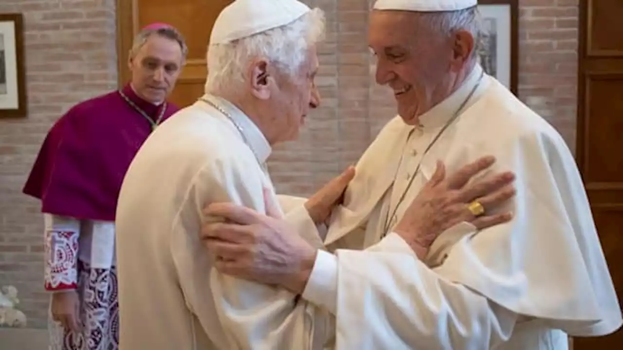 Mort de Benoît XVI: le pape François présidera les funérailles le 5 janvier au Vatican