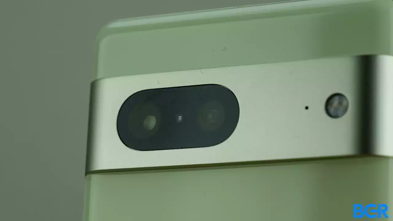 Pixel 7 owners say the rear camera glass is spontaneously breaking