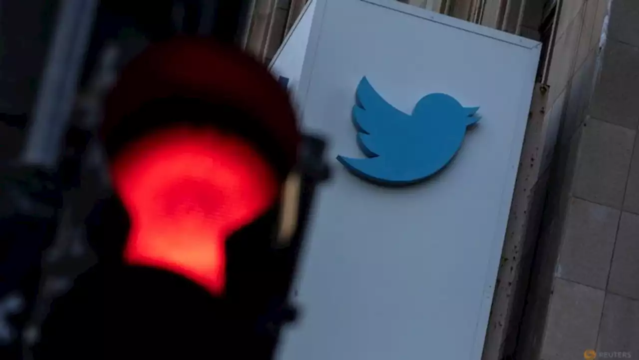 Fidelity marks down value of Twitter stake by 56%