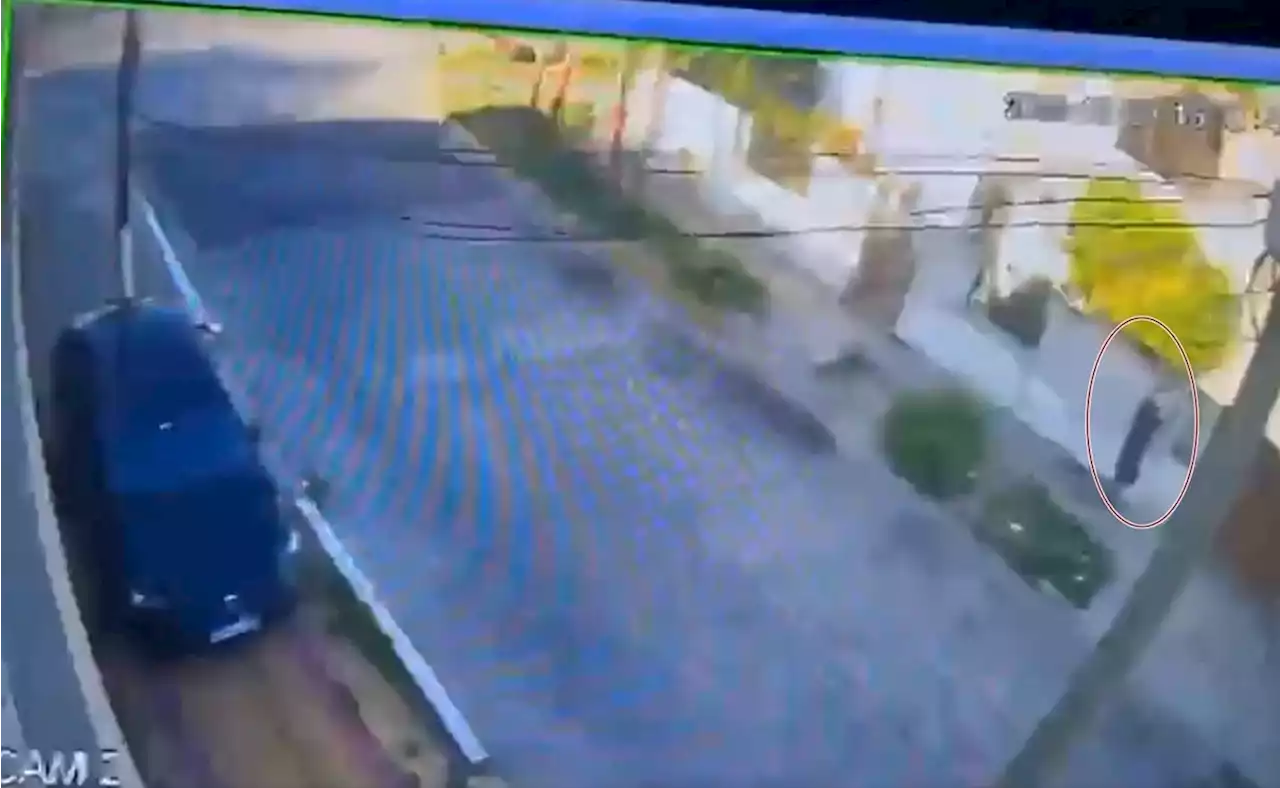 Video: Joven muere tras intentar ingresar a una casa para robar; propietario le dispara