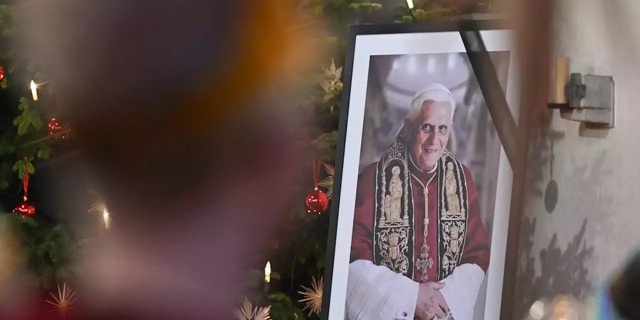 Mort de Benoît XVI : l'ancien pape sera inhumé dans une crypte de la basilique Saint-Pierre