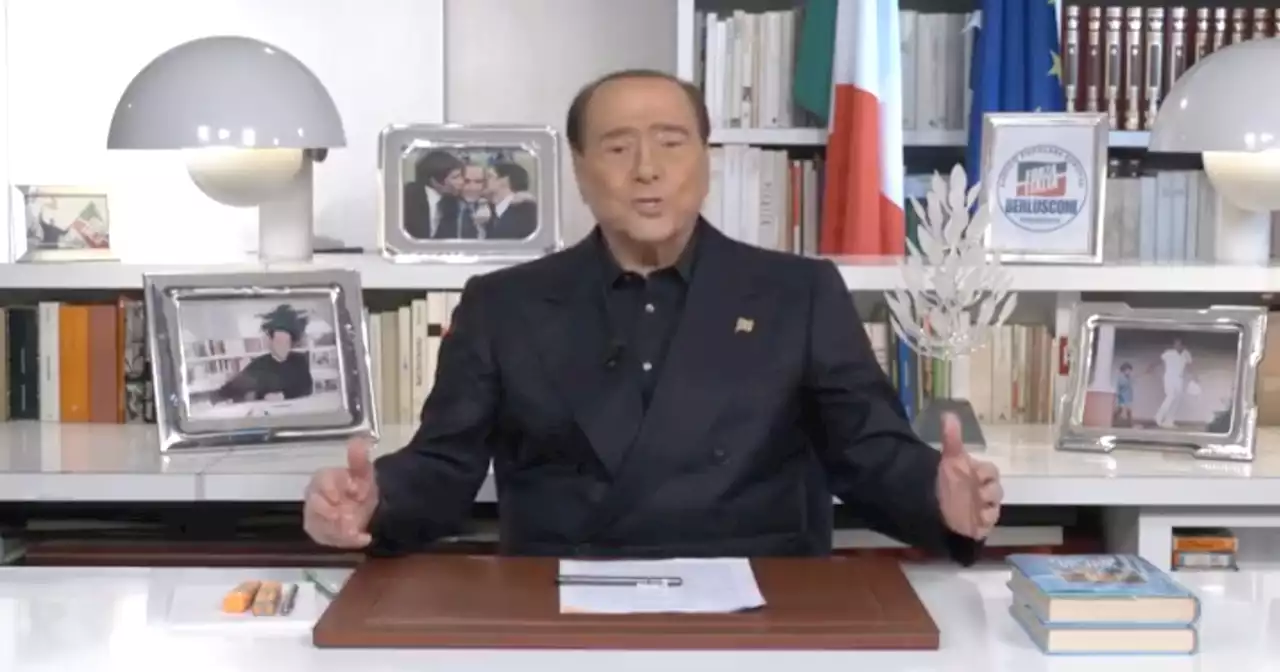 Il messaggio augurale di Berlusconi: 'Mi sto impegnando affinché 2023 sia davvero un anno svolta' - Il Fatto Quotidiano