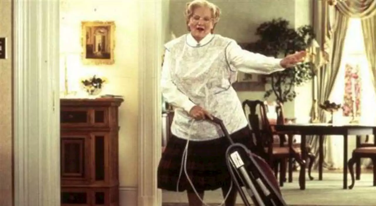 Mrs. Doubtfire, stasera in tv su Italia 1 la commedia con Robin Williams: cast e trama