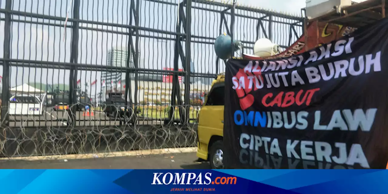 Jokowi Teken Perppu Cipta Kerja, Dinilai Jalan Terbaik di Tengah Tahun Politik