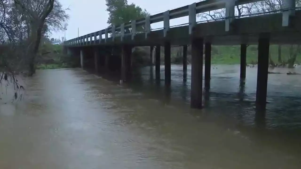 Heavy rain, strong winds lash Bay Area