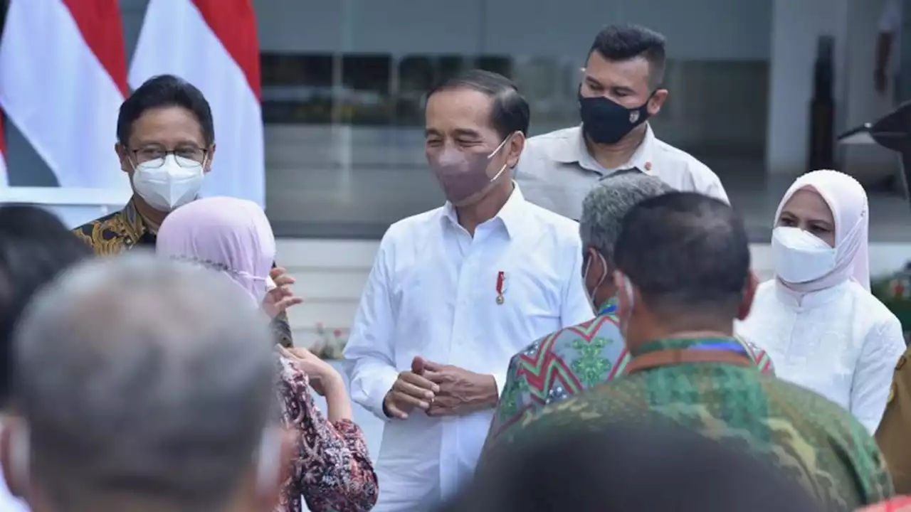 Top 3: Jokowi Cabut Status PPKM di Indonesia