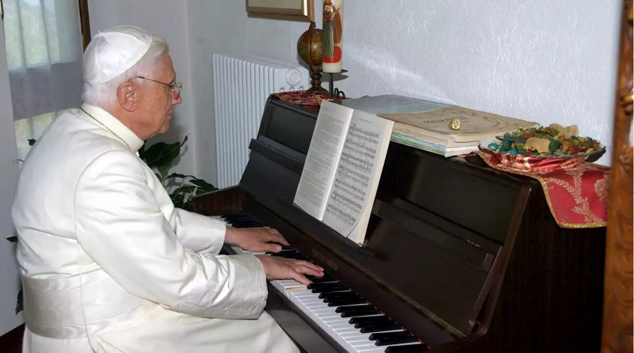 Morte Ratzinger, la musica e i gatti e la Baviera: ecco l'altro Benedetto