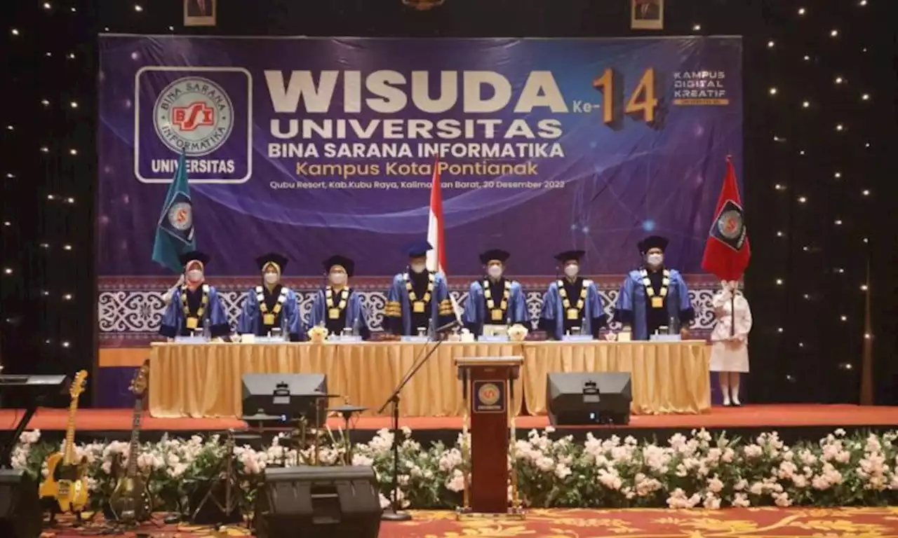 Intip Meriahnya Wisuda Ke-14 Universitas BSI Kampus Pontianak |Republika Online