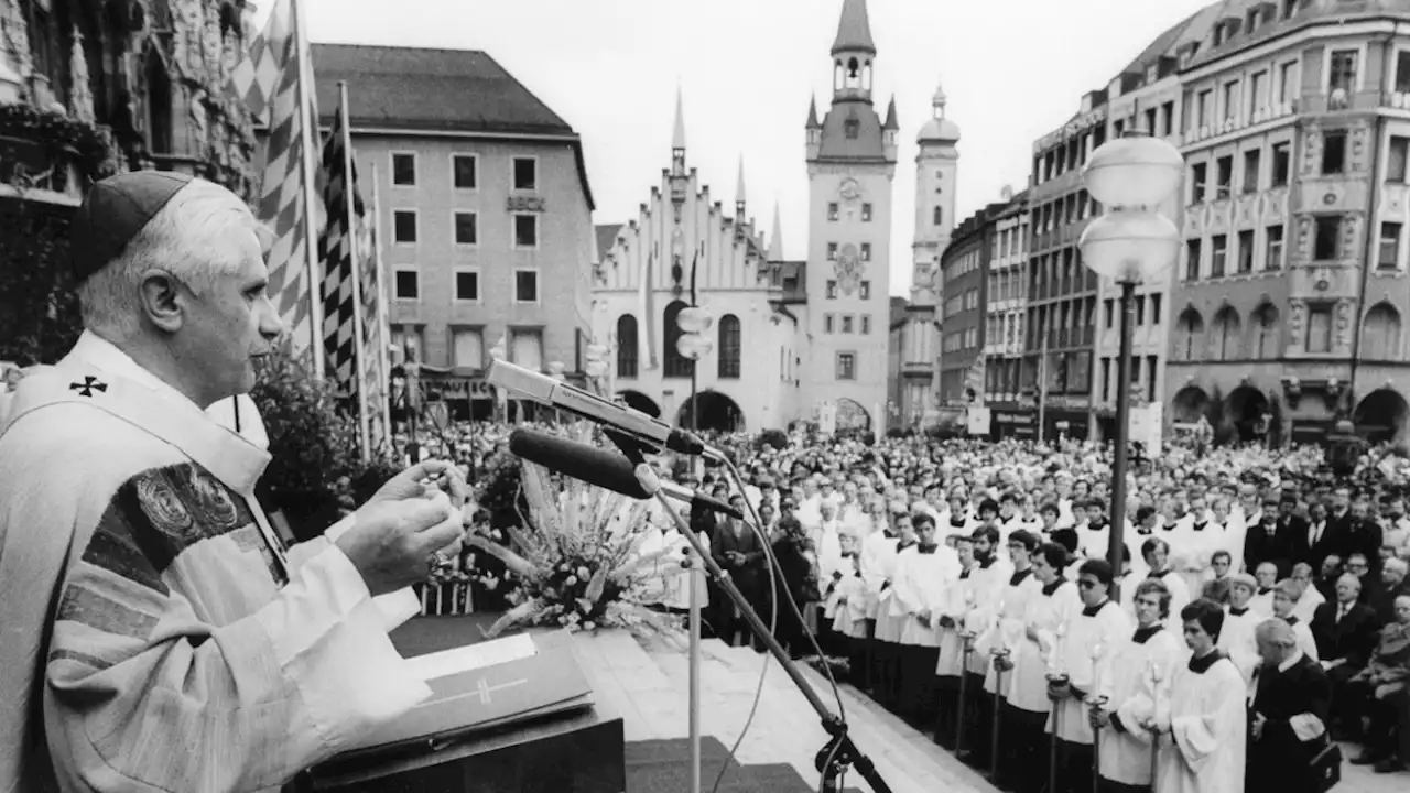 Zum Tod von Papst Benedikt XVI. - seine Münchner Stationen in Bildern