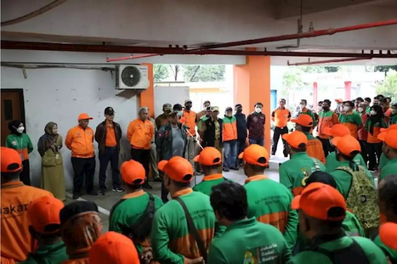 Pemprov Targetkan Jakarta Kembali Bersih dari Sampah Pesta Tahun Baru Pukul 5 Pagi