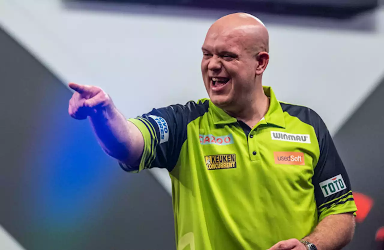 Michael van Gerwen into World Championship quarter-finals as Rob Cross bows out