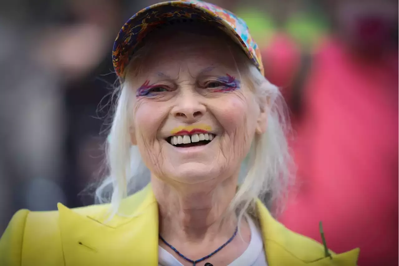 Vivienne Westwoods Most Iconic Moments From Activist Marches To Meeting The Queen Commando