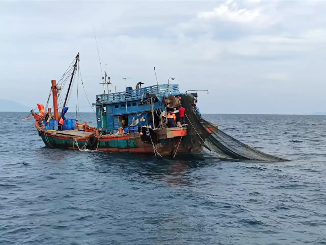 Bot tunda ikan ditahan Maritim Malaysia