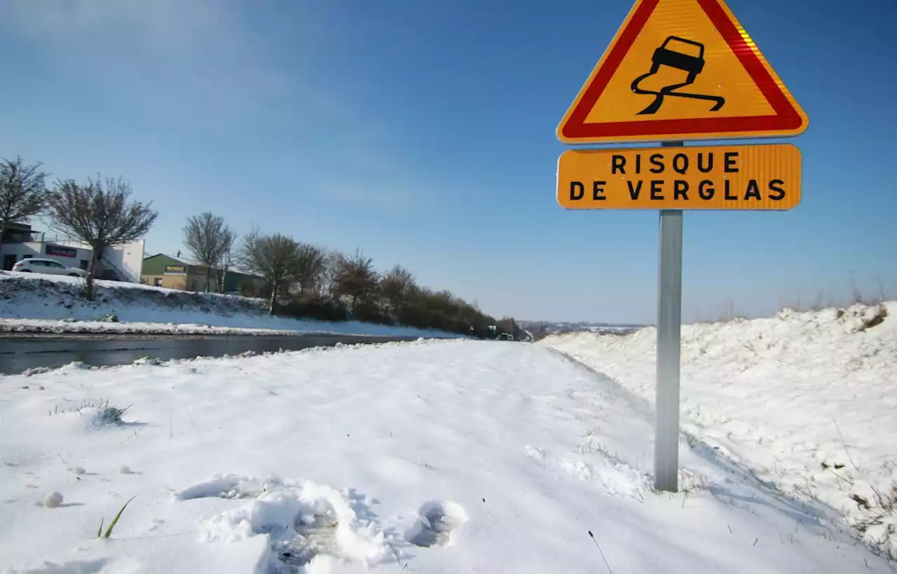 Pagaille sur l'A75 en Lozère après d’importantes chutes de neige