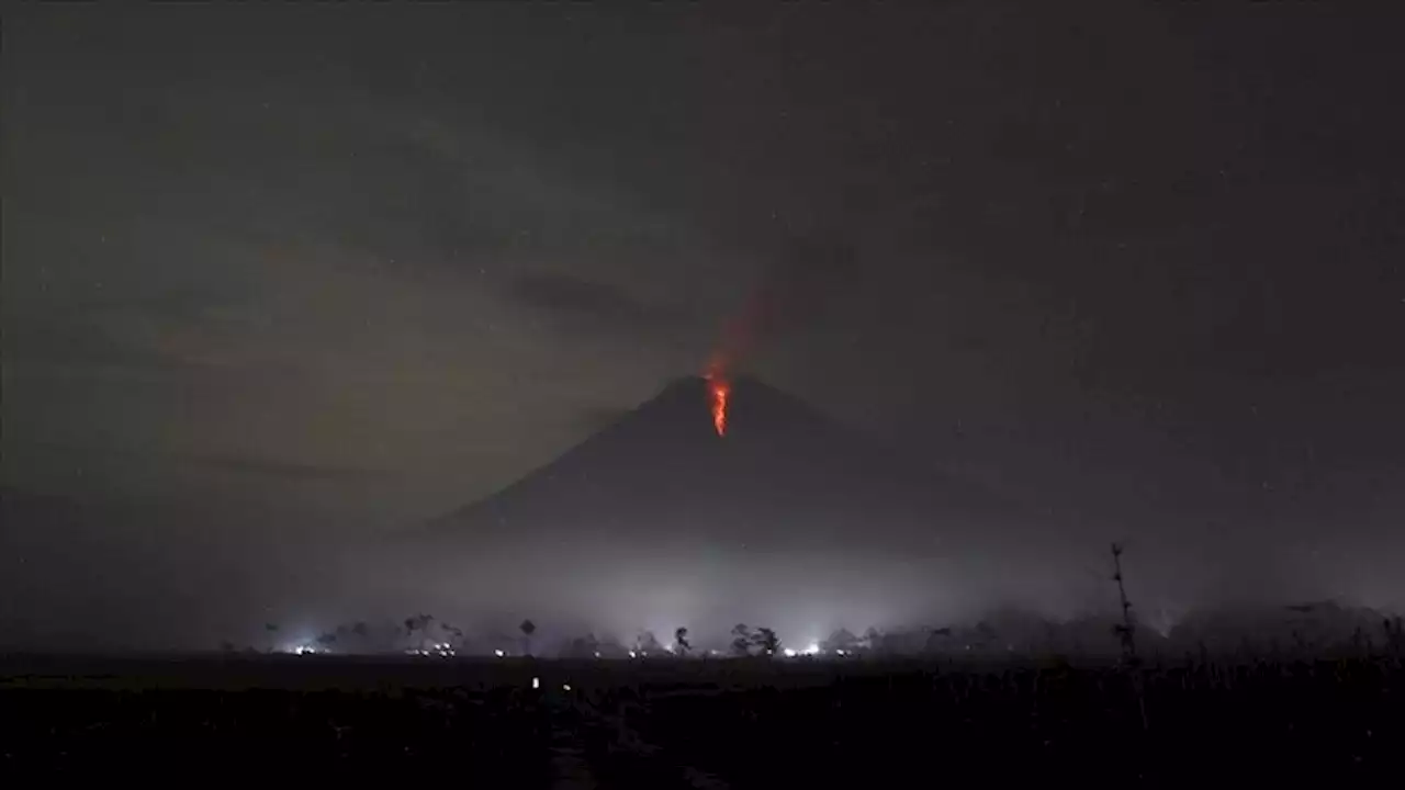فوران آتشفشان سمرو در اندونزی