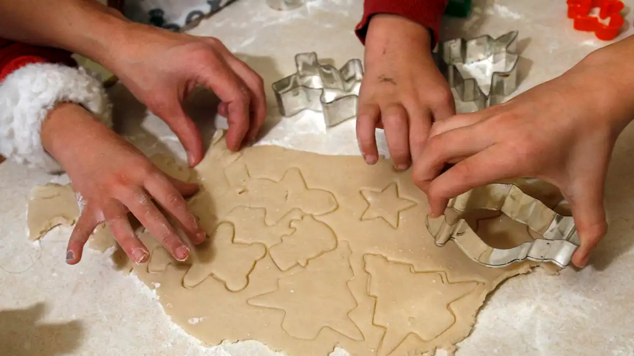 Watch Ken Rosato bake sugar cookies with Toys for Tots recipe