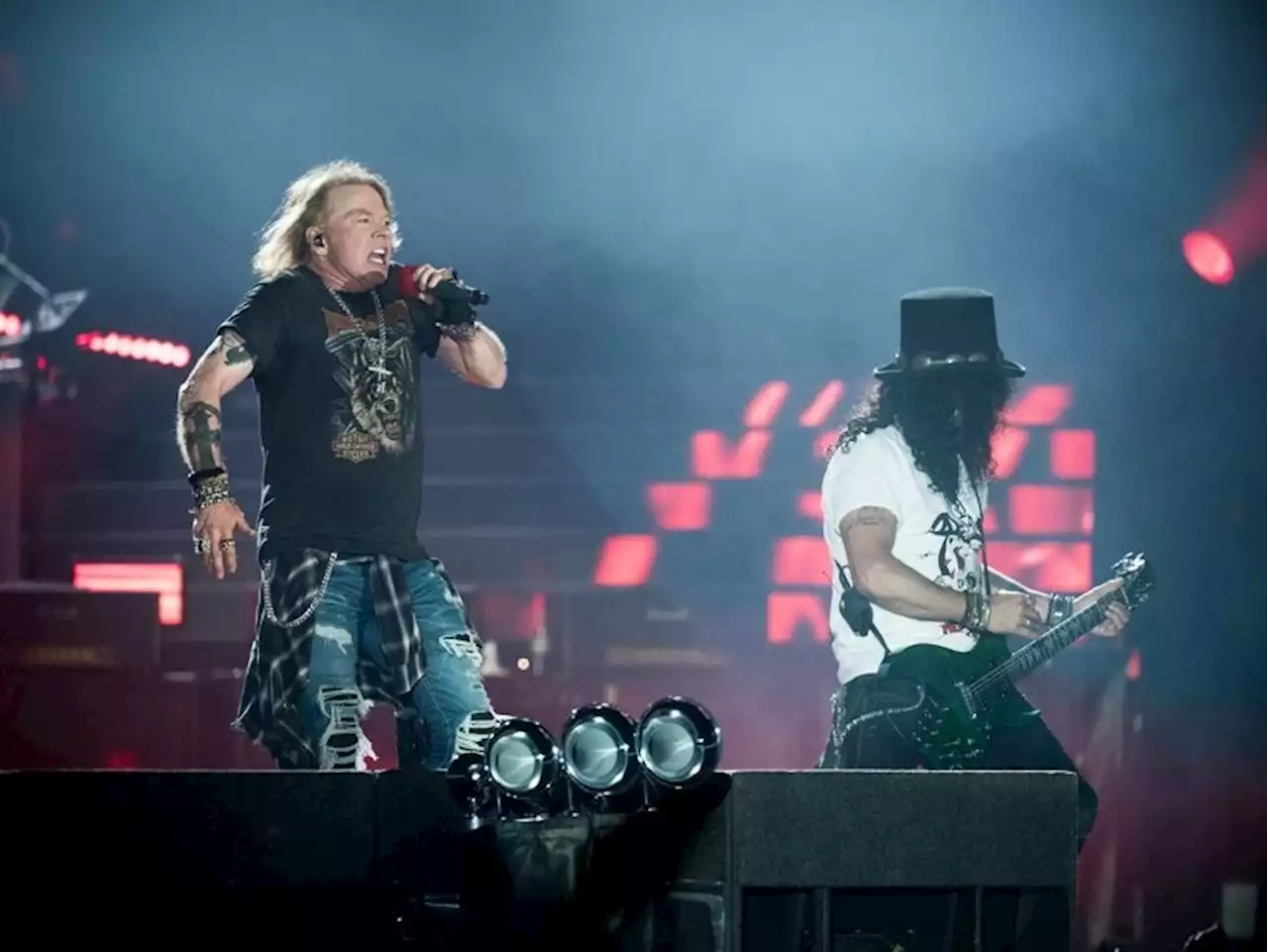 Axl Rose ending 30-year microphone throwing stage stunt