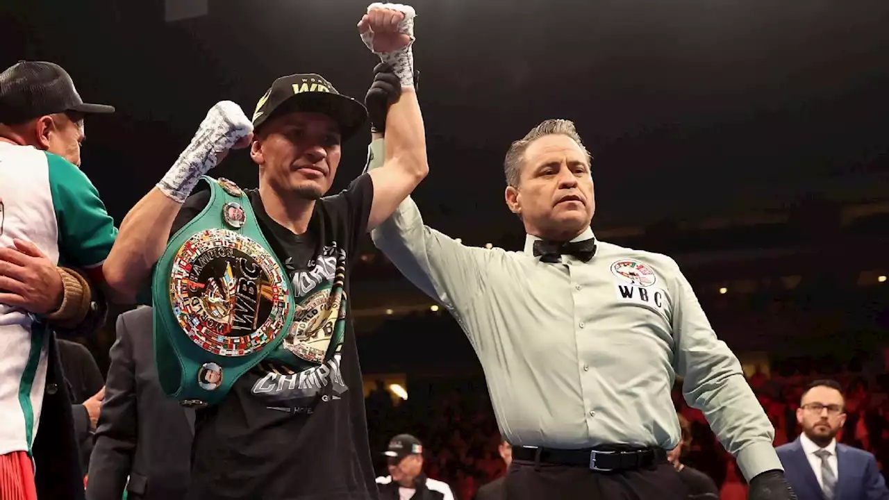 Gallo Estrada vence al Chocolatito González en trilogía por decisión mayoritaria