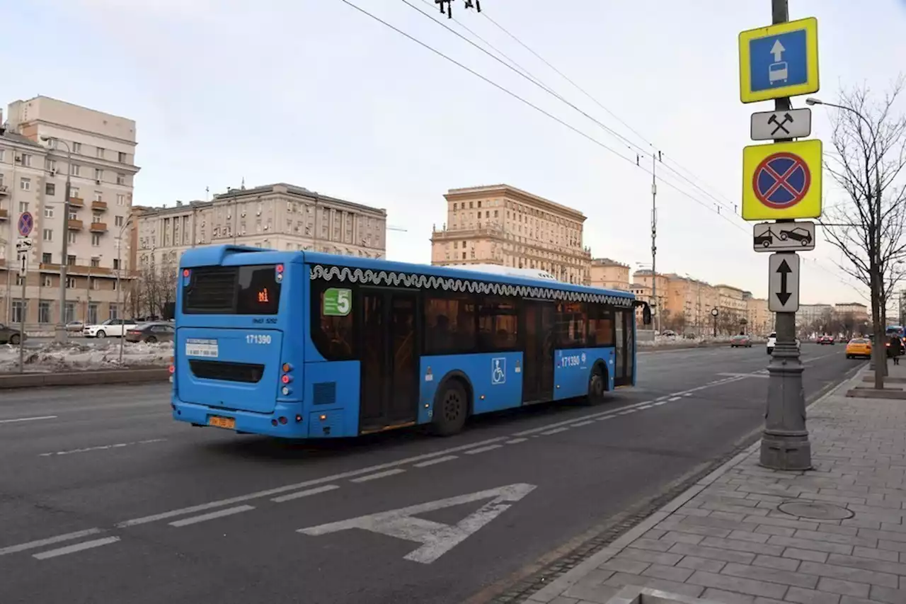 Выделенные полосы появятся на пяти участках Москвы с 24 декабря