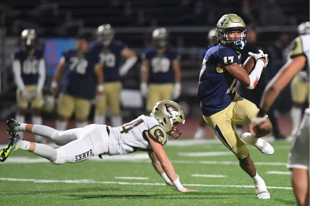 Birmingham football loses back-and-forth battle with Laguna Hills in Division 3-A regional final