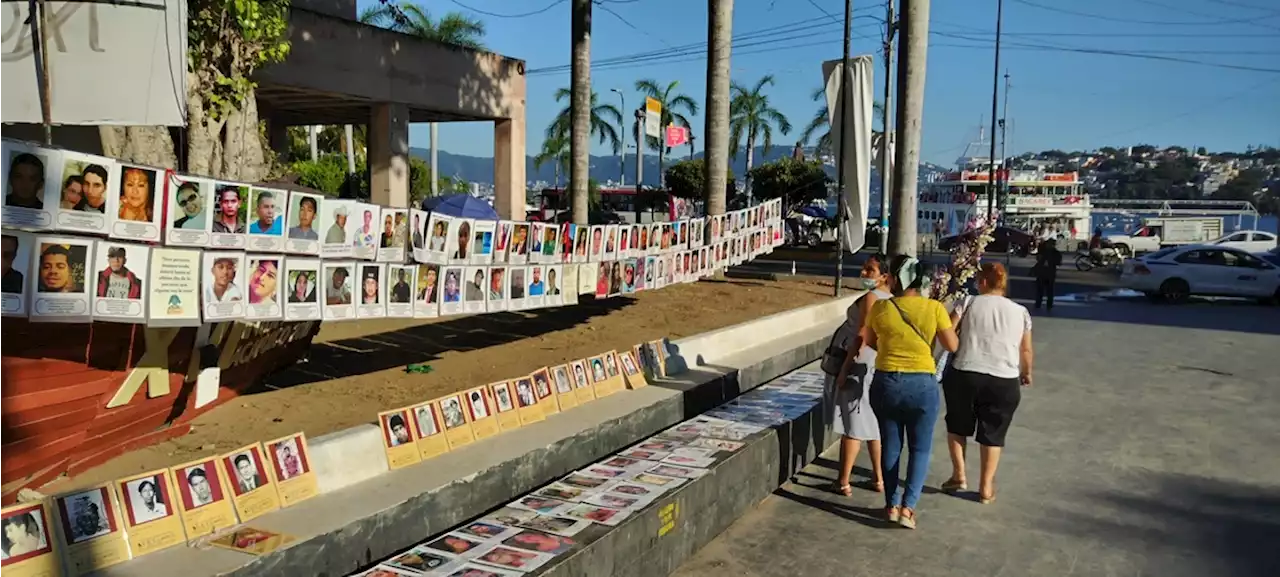 Acusan a gobierno de Acapulco de derribar mural por los desaparecidos