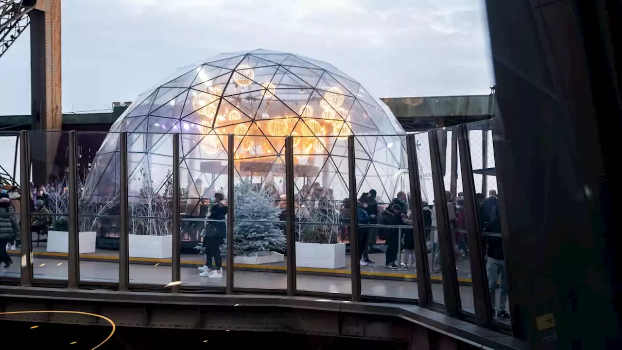 Paris : la tour Eiffel revêt ses habits de fête