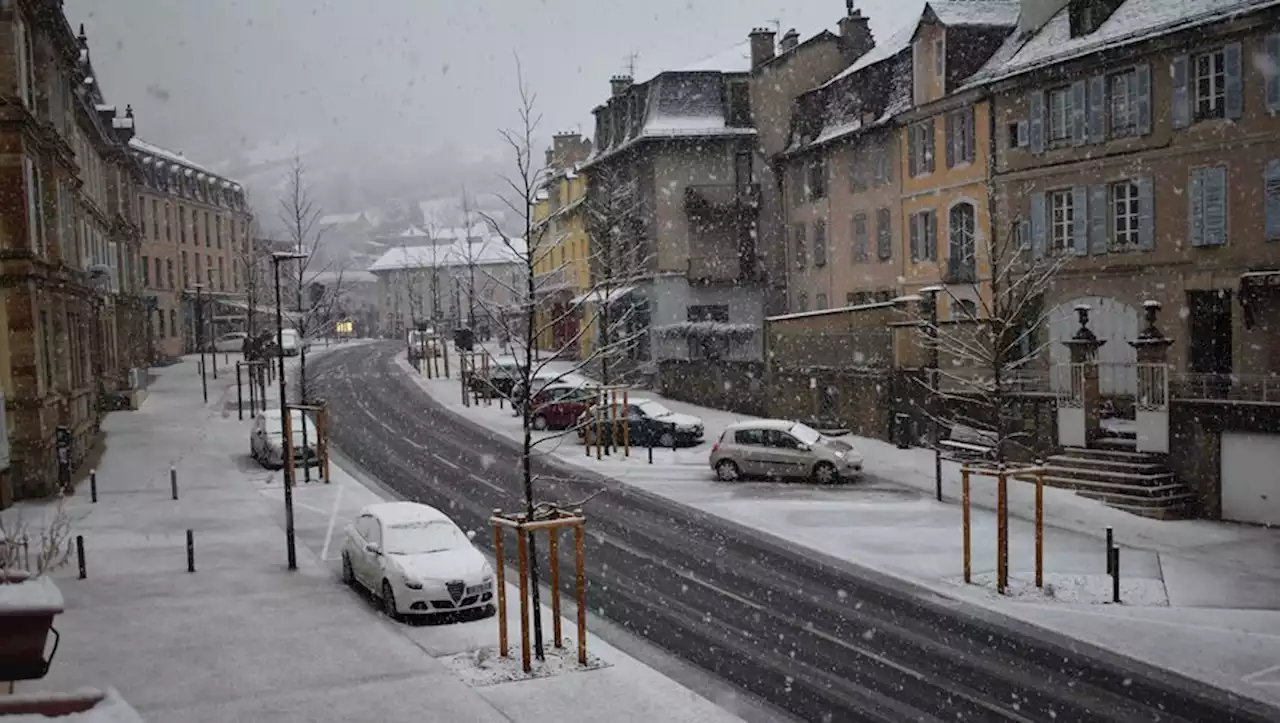 Lozère : d'importantes chutes de neige perturbent la circulation sur l'autoroute A75 et certaines routes du département