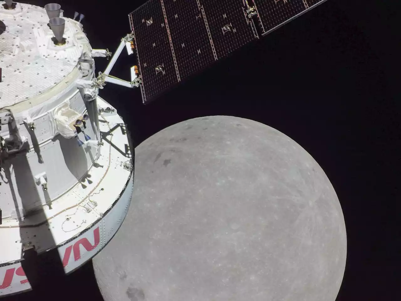 Follow NASA’s Artemis I Moon Mission: Live Tracker, Latest Images, and Videos