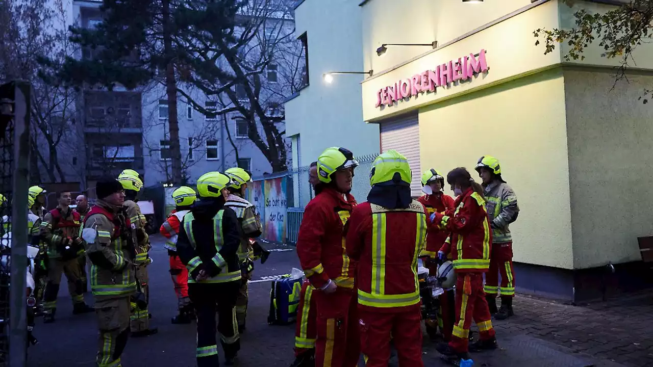 Frau stirbt bei Brand in Berliner Seniorenheim