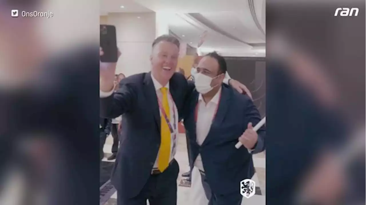 Weltmeisterschaft - Partystimmung! Van Gaal und Co. tanzen zu Shakiras 'Waka Waka'